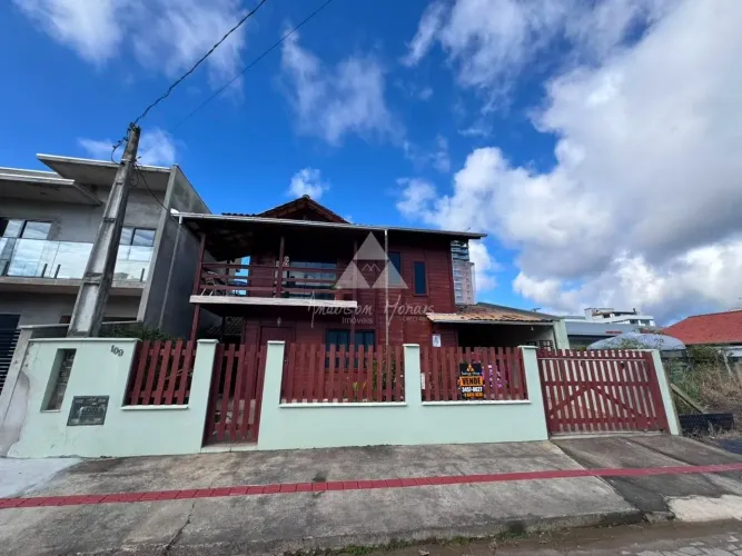 Casa à venda em Itajuba, Barra Velha. Aceita troca por imóvel em Joinville