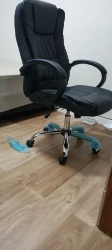 VENDO POLTRONA EXECUTIVA  NOVA,  DESMONTADA  AINDA..COMPRADA NA BEMOL 