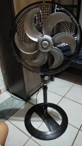 Ventilador mundial 3 meses de uso