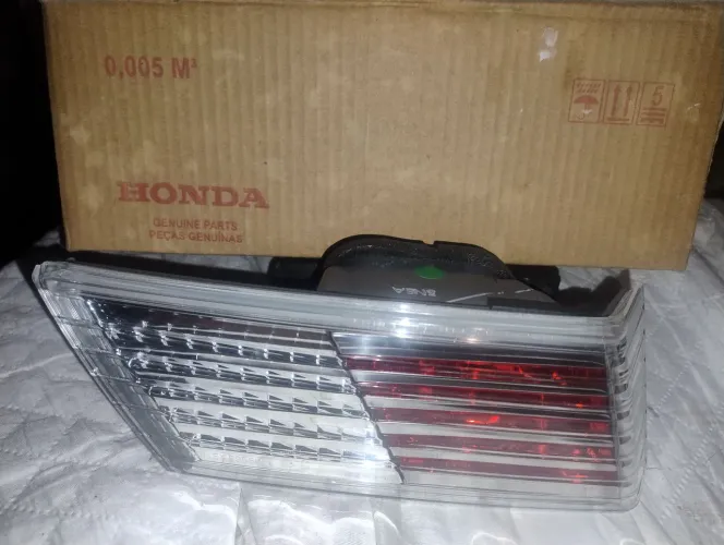 Refletor esquerdo porta malas Honda Civic 2015