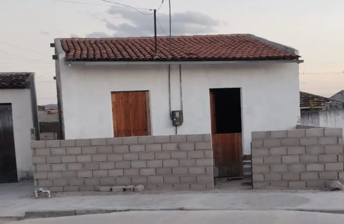CASA À VENDA EM OURO BRANCO AL