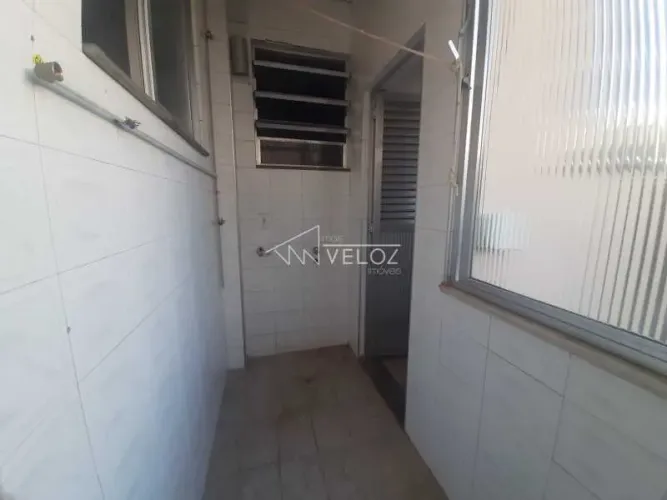 Apartamento - / Residencial / Glória