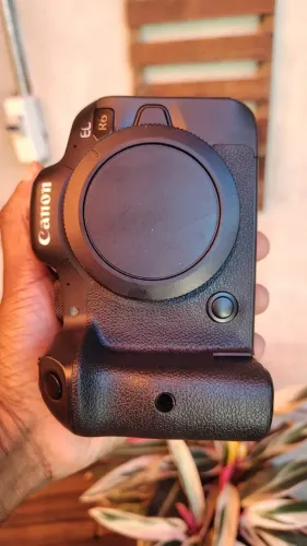 Canon R6 