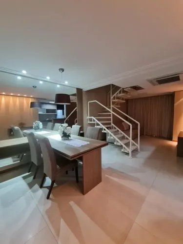 Casa de condomínio em Morada de Laranjeiras