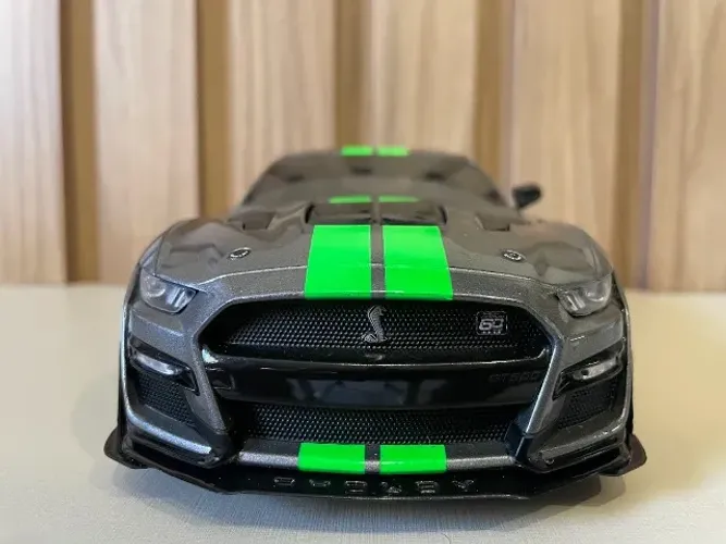 Miniatura Mustang SOLIDO 1/18