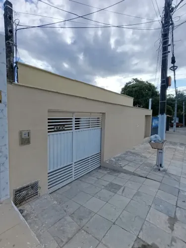 Capim Macio/ Neópolis - Casa oportunidade