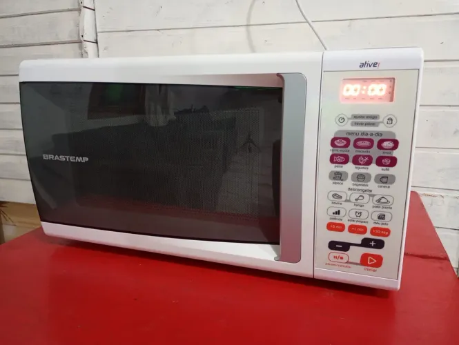 Vendo microondas Brastemp 30 litros 220 volts