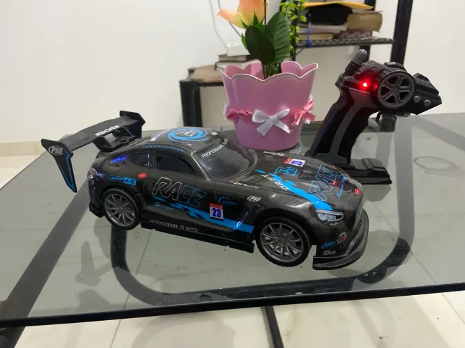 Carro de controle remoto 