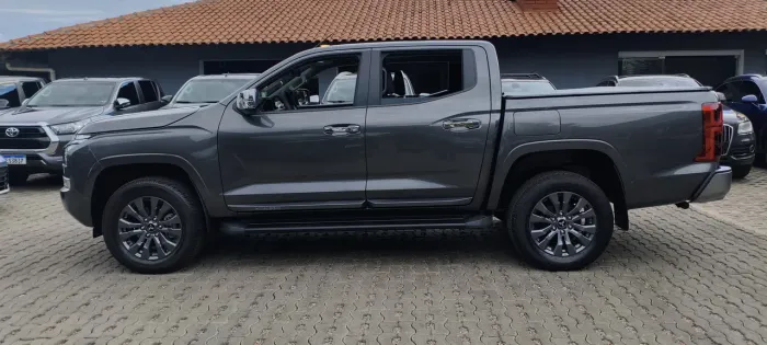 Mitsubishi TRITON HPE 2.4 CD 4X4 TB Diesel Aut. 2027