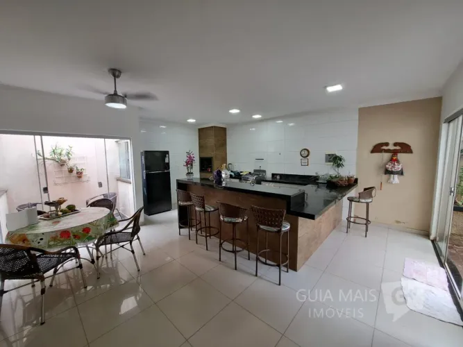 Casa de esquina no Condomínio Evidence Resort com 4 dormitórios sendo 2 suítes