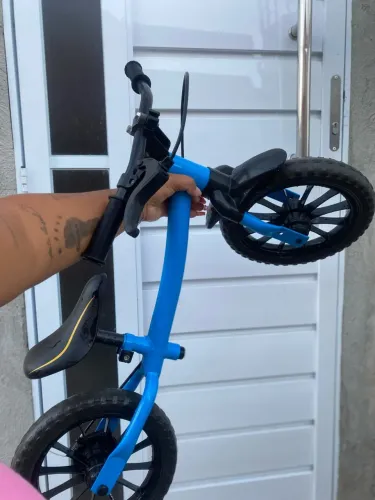 Bicicleta infantil de equilíbrio