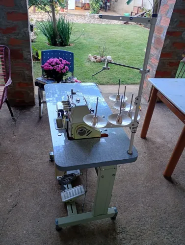 Maquina de custura interlock