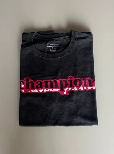 camiseta champion preta