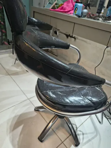 Cadeira de salão semi nova valor a combinar