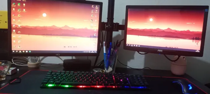 PC Gamer completo + 2 monitores + Suporte + Mesa e Windows 10 vitalício