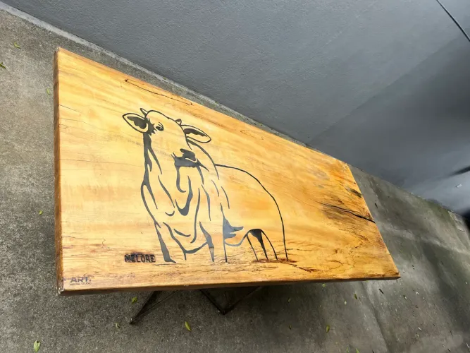 Prancha pequiá para mesa