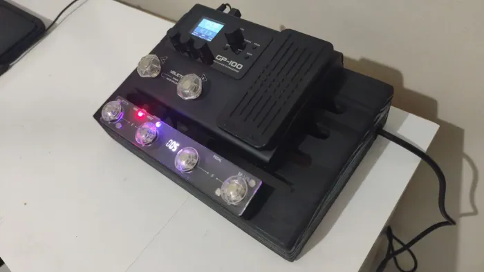 Pedaleira Valeton GP100 + Controlador + Pedalboard 