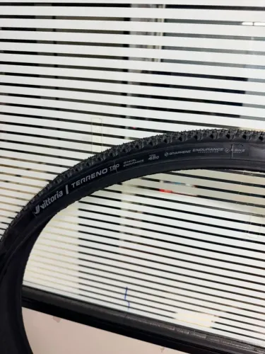 02 Pneus Vittoria Terreno T50 700x45 Faixa Preta Gravel Graphene NOVOS!