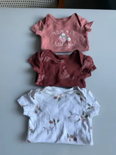 Body carters menina 3 meses