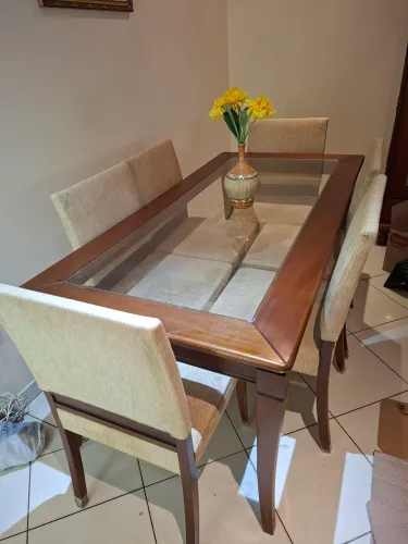 Mesa de jantar com 6 cadeiras