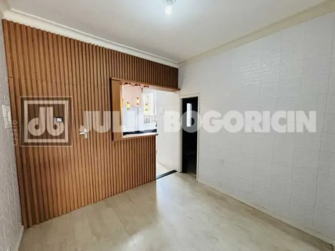 Rua Pinto Guedes, 1 quarto com dependência, vaga , condomínio barato, Oportunidade!!!