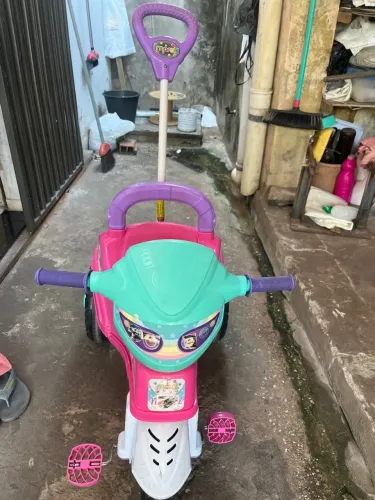 Motoca Infantil Maral em Ótimo Estado