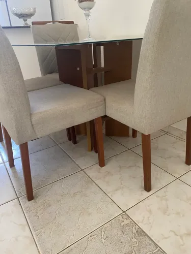 VENDE-SE Mesa 4 cadeiras (valor baixíssimo)