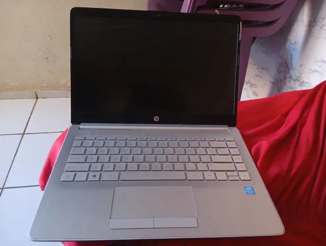 Notebooks ambos com algum defeito (leia a descrição antes)