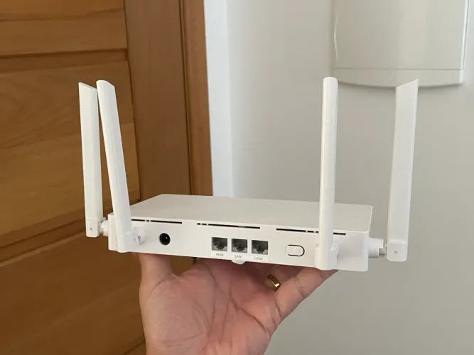 Roteador Huawei AX2 com Mesh