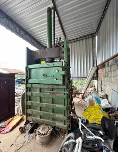 Prensa enfardadeira reciclagem