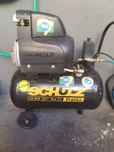 Compressor semi novo 