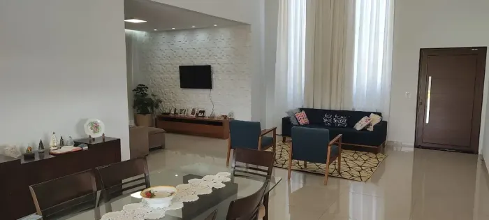Linda casaTérrea para venda possui 204 metros quadrados com 3 quartos Condomínio Vida Real