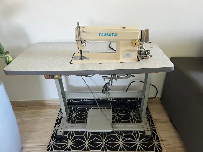 Máquina Industrial Reta Yamata