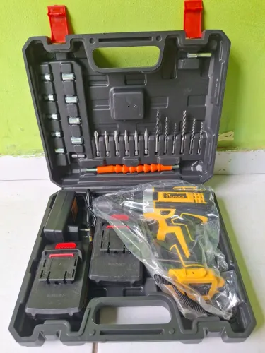 PARAFUSADEIRA E FURADEIRA 48V NOVA