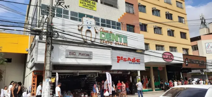 Ponto comercial/Loja/Box para venda possui 100 metros quadrados com 3 quartos