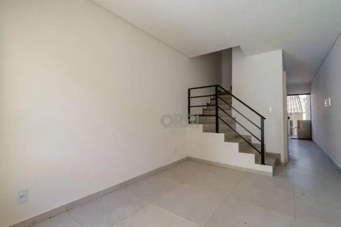 Sobrado à Venda em Ribeirão Fresco Blumenau/SC | 2 Suítes, Porão e Localização Privilegiad