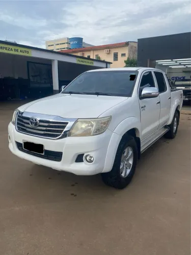 Toyota Hilux CD SRV 4X2 2.7 Flex 16V Aut. 2015