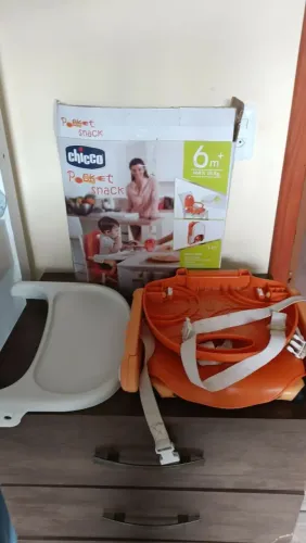 Cadeira de alimentação infantil