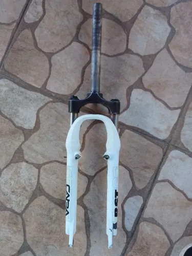 Suspensão de bike aro 26 precisa de manutenção
