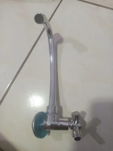 Torneira de cozinha de parede