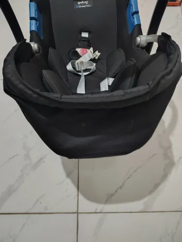 Bebê conforto semi-novo