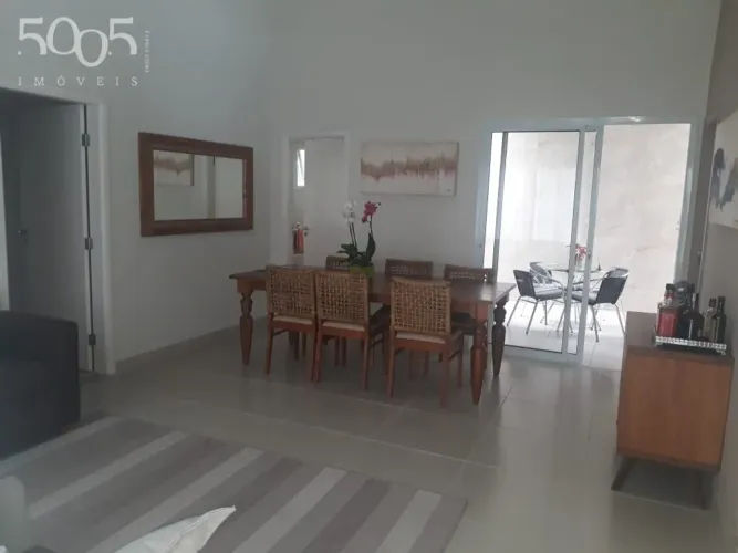 Casa à venda no Condomínio Residencial Hortensias com 168m² de área construída e 250m² de