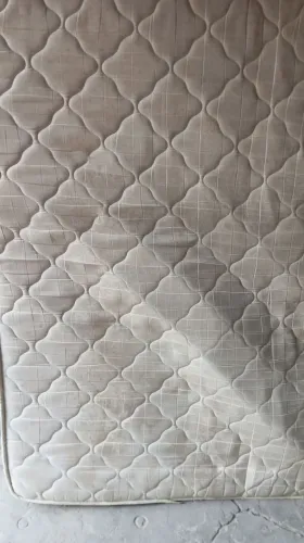 Vendo um colchão de casal em ontimo condições n faço entrega