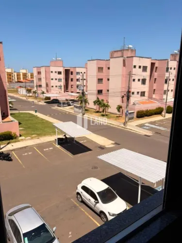 Vende-se apartamento no Dirceu