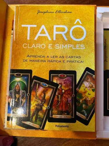 Tarô Claro e Simples - livro e baralho para estudo e aprendizado
