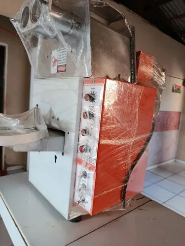 Vende-se máquina de salgado 