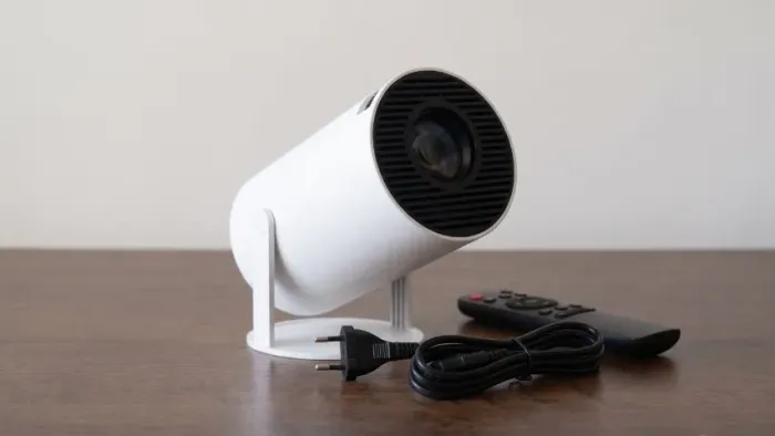 Mini Projetor Smart HY300 - Wi-Fi / Bluetooth / Ajuste de Ângulo Automático - Rotação 180°