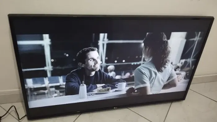 TV LG WebOS LK5750PSA - Com Defeito na Imagem e no WiFi