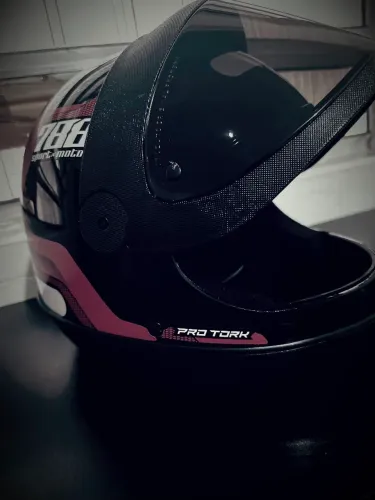 Vendo capacete pro tork fechado
