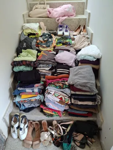 Lote de roupas 124 peças de roupas + sapatos femininos